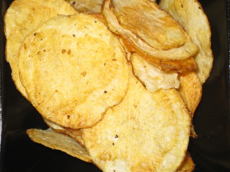 An ounce of lightly salted with fresh pepper chips.